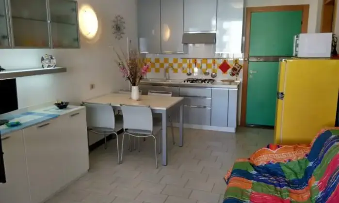 Rexer-San-Michele-al-Tagliamento-Bibioone-accogliente-bilocale-con-spiaggia-privata-CUCINA