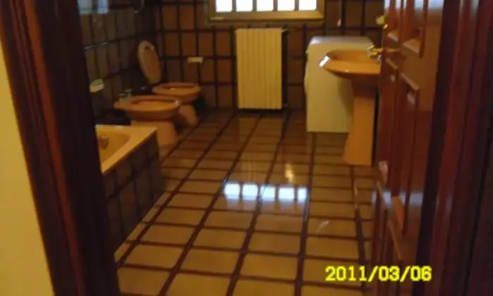 Rexer-Cagnano-Amiterno-Comoda-e-Ampia-Casa-x-Imprese-e-Lavoratori-impegnati-nella-ricostruz-BAGNO