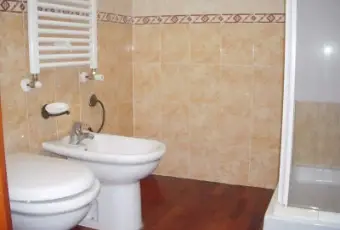 Rexer-Montesilvano-Luminoso-bilocale-arredato-BAGNO