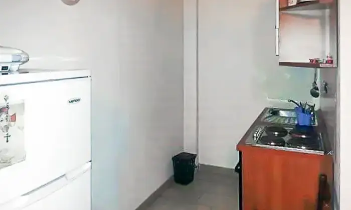 Rexer-Milano-Monolocale-arredato-e-corredato-CUCINA