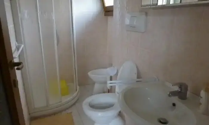 Rexer-Barni-Appartamento-nel-Triangolo-Lariano-BAGNO