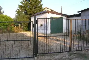 Rexer-Verrua-Po-Fabbricato-ad-uso-magazzino-deposito-autorimessa-in-comoda-posizione-ALTRO