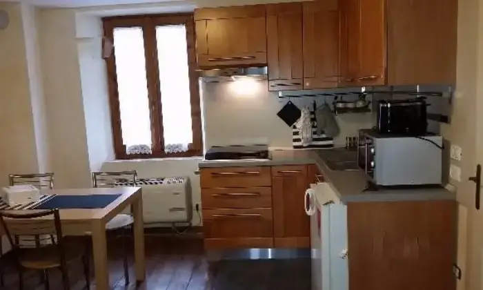 Rexer-Ornica-Accogliente-Appartamento-di-montagna-CUCINASALONE