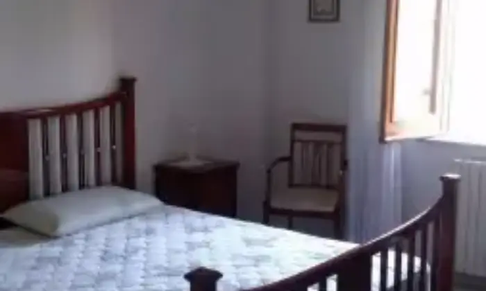 Rexer-Giugliano-in-Campania-Ampio-trilocale-arredato-CAMERA-DA-LETTO