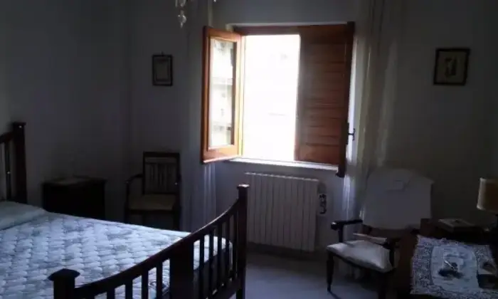 Rexer-Giugliano-in-Campania-Ampio-trilocale-arredato-CAMERA-DA-LETTO