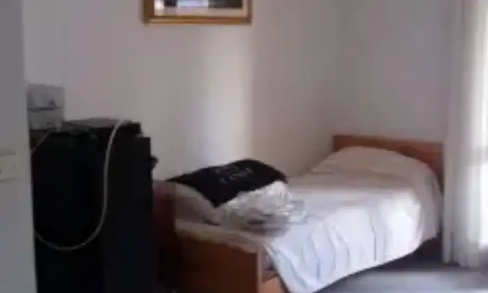 Rexer-Giugliano-in-Campania-Ampio-trilocale-arredato-CAMERA-DA-LETTO