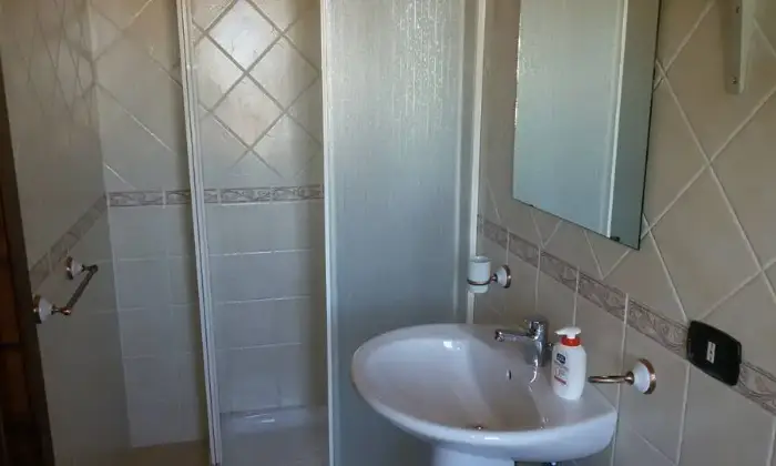 Rexer-Napoli-FITTASI-MONOLOCALEMANSARDA-A-VARCATURO-BAGNO