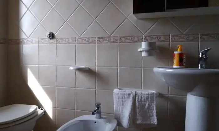 Rexer-Napoli-FITTASI-MONOLOCALEMANSARDA-A-VARCATURO-BAGNO