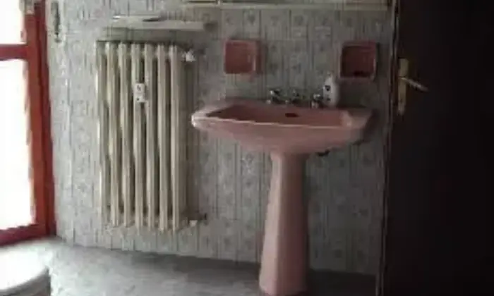 Rexer-Alessandria-Accogliente-Trilocole-arredato-BAGNO