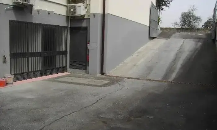 Rexer-Poggio-a-Caiano-Magazzino-seminterrato-GARAGE