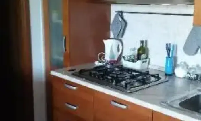 Rexer-Roma-Grazioso-Bilocale-arredao-CUCINA