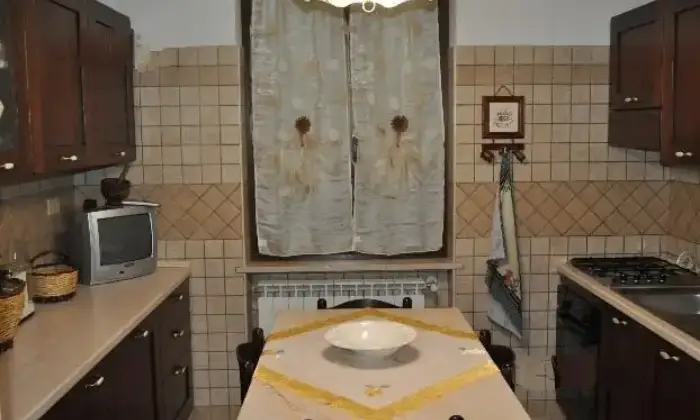 Rexer-Paliano-Trilocale-in-campagna-CUCINA