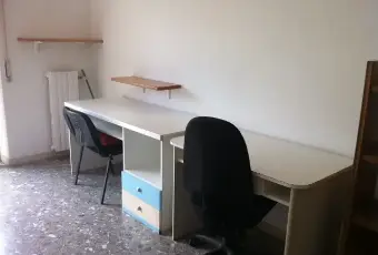 Rexer-Napoli-Stanze-per-studentesse-CAMERA-DA-LETTO