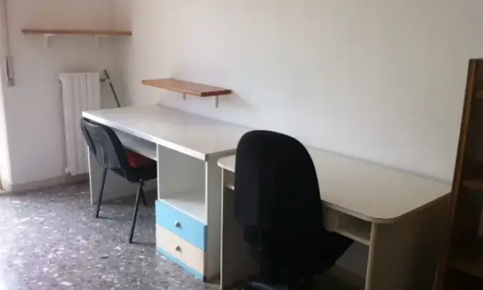 Rexer-Napoli-Stanze-per-studentesse-CAMERA-DA-LETTO