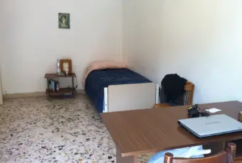 Rexer-Napoli-Stanze-per-studentesse-CAMERA-DA-LETTO