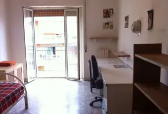 Rexer-Napoli-Stanze-per-studentesse-CAMERA-DA-LETTO