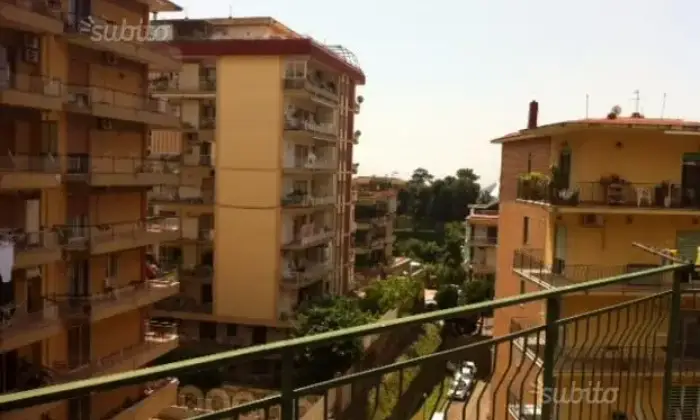 Rexer-Napoli-Stanze-per-studentesse-ALTRO