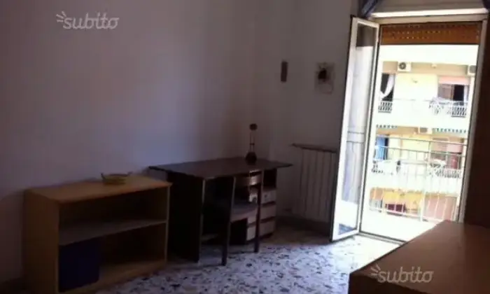 Rexer-Napoli-Stanze-per-studentesse-CAMERA-DA-LETTO