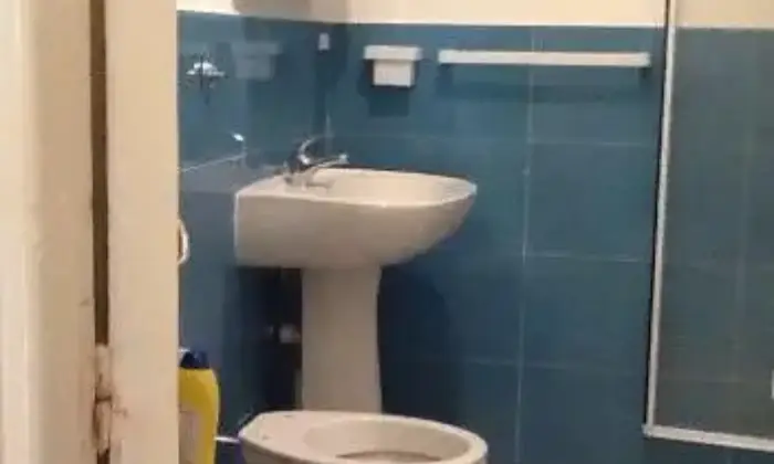 Rexer-Napoli-Stanze-per-studentesse-BAGNO