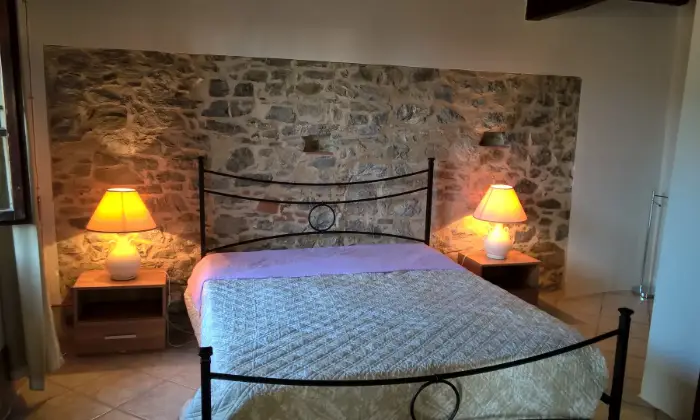Rexer-Pescaglia-Appartamenti-casa-vacanza-CAMERA-DA-LETTO