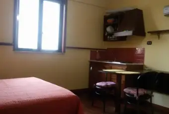 Rexer-Giugliano-in-Campania-FITTASI-MONOLOCALE-A-VARCATURO-BREVI-PERIODI-CAMERA-DA-LETTO