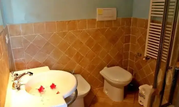 Rexer-Sarzana-Bellissimo-Appartamento-in-Villa-Indipendente-BAGNO