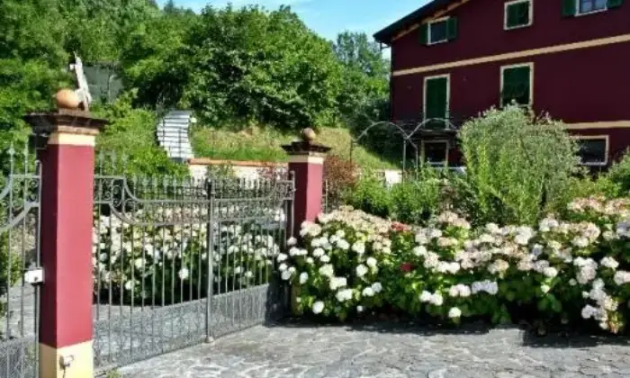 Rexer-Sarzana-Bellissimo-Appartamento-in-Villa-Indipendente-GIARDINO