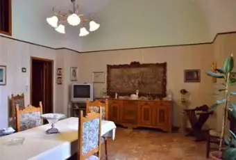 Rexer-San-Pietro-in-Lama-Bellissima-e-ampia-casa-ristrutturata-CUCINA