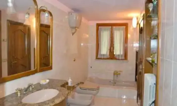 Rexer-San-Pietro-in-Lama-Bellissima-e-ampia-casa-ristrutturata-BAGNO
