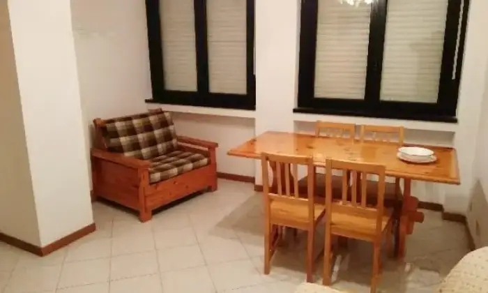 Rexer-Roma-Luminoso-signorile-pentalocale-SALA-PRANZO