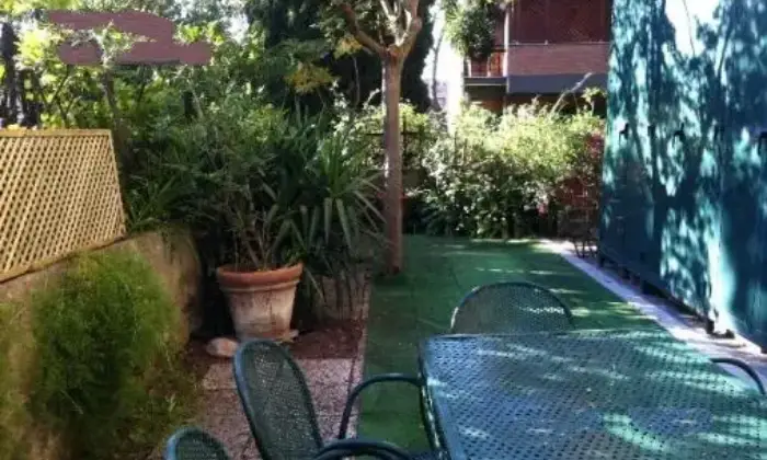 Rexer-Roma-Trilocale-in-complesso-signorile-GIARDINO