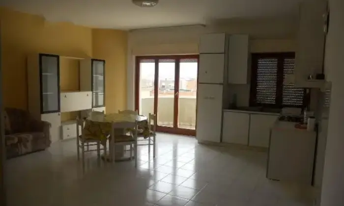 Rexer-Nettuno-Spazioso-trilocale-CUCINA
