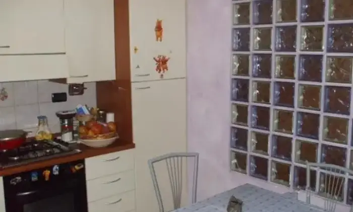 Rexer-Mentana-Luminoso-bilocale-arredato-CUCINA