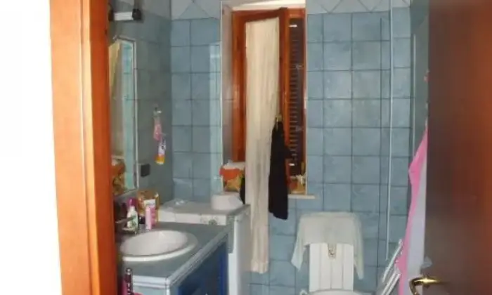 Rexer-Mentana-Luminoso-bilocale-arredato-BAGNO