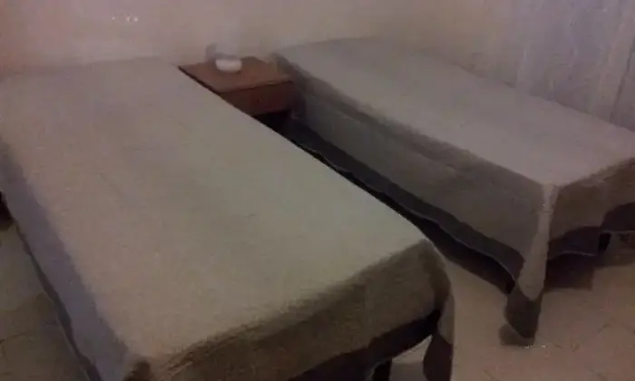 Rexer-Genova-Camera-doppia-con-due-letti-singoli-CAMERA-DA-LETTO