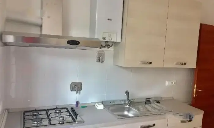 Rexer-Genova-Camera-singola-luminoso-con-terrazzo-CUCINA