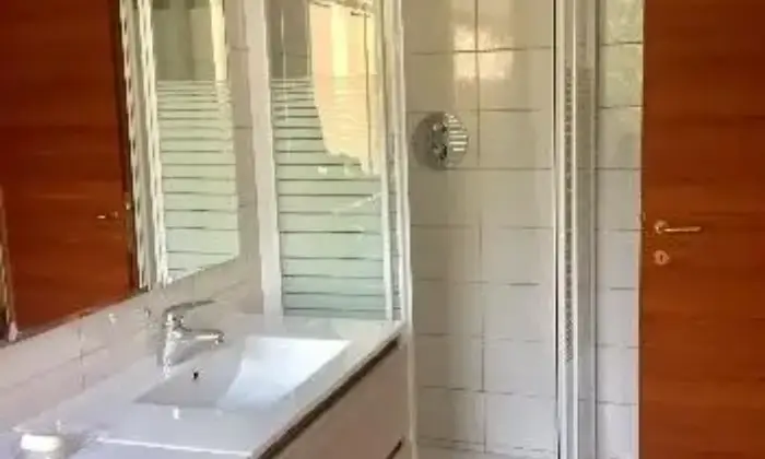 Rexer-Genova-Camera-singola-luminoso-con-terrazzo-BAGNO
