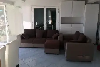 Rexer-Lerici-Accogliente-Appartamento-con-vista-mare-SALONE