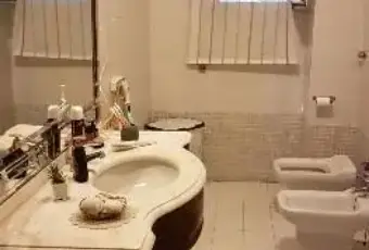Rexer-Napoli-Accogliente-Trilocale-zona-Secondigliano-BAGNO