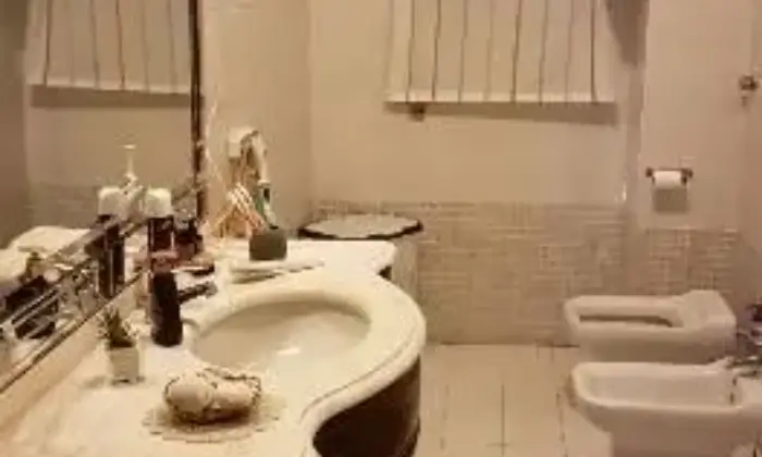 Rexer-Napoli-Accogliente-Trilocale-zona-Secondigliano-BAGNO
