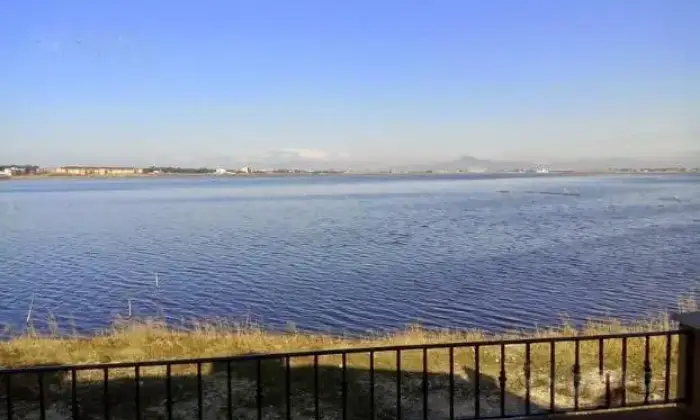Rexer-Giugliano-in-Campania-Ampia-villa-su-due-livelli-con-vista-lago-ALTRO