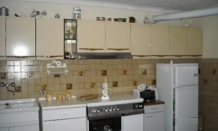 Rexer-Demonte-Trilocale-stile-montanaro-piano-terra-CUCINA