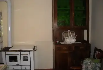 Rexer-Demonte-Trilocale-stile-montanaro-piano-terra-CUCINA
