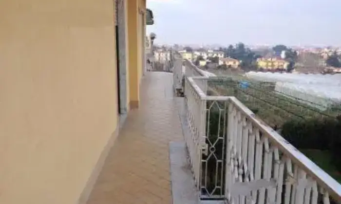 Rexer-Napoli-Ampio-bilocale-luminoso-piano-basso-TERRAZZO