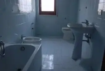 Rexer-Napoli-Ampio-bilocale-luminoso-piano-basso-BAGNO