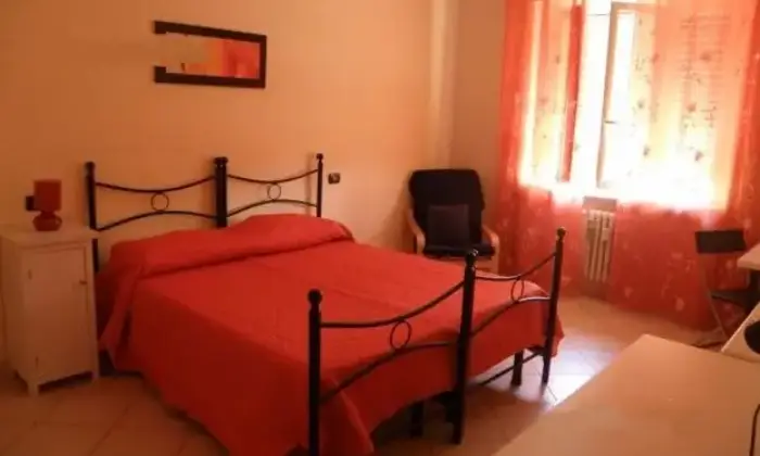 Rexer-Torino-Accogliente-bilocale-luminoso-con-vista-su-fiume-per-brevi-periodi-CAMERA-DA-LETTO