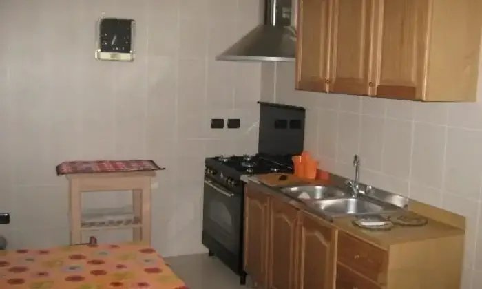 Rexer-Nola-Ampio-appartamento-ristrutturato-zona-centrale-CUCINA