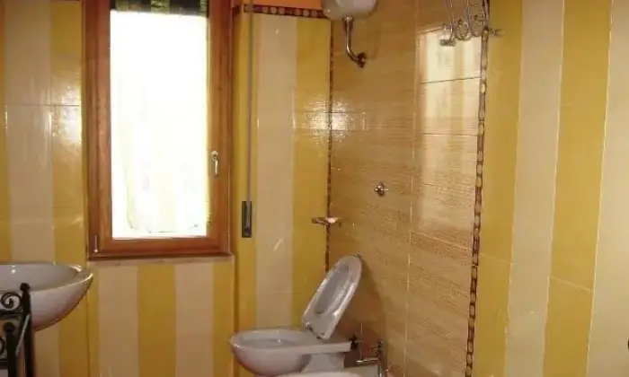 Rexer-Nola-Ampio-appartamento-ristrutturato-zona-centrale-BAGNO