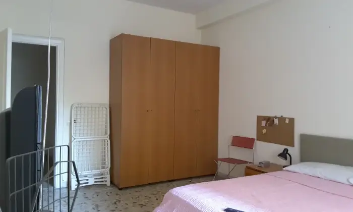 Rexer-Roma-Grazioso-bilocale-piano-terra-silenzioso-CAMERA-DA-LETTO