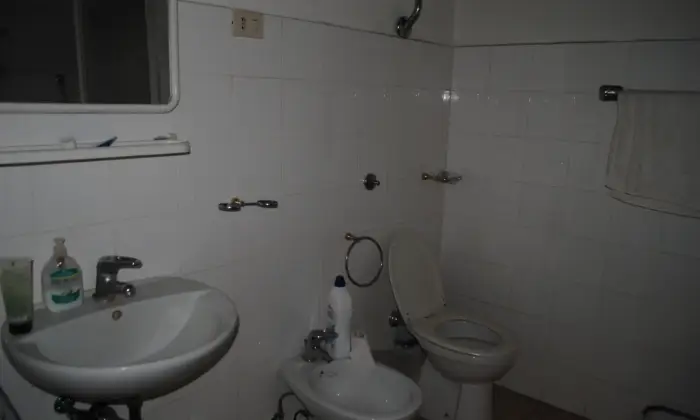 Rexer-Roma-Grazioso-bilocale-piano-terra-silenzioso-BAGNO